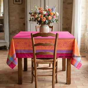 French Jacquard tablecloth - Cotton - Stain resistant - 62" square - Massilia fuchsia | Marat d'Avignon